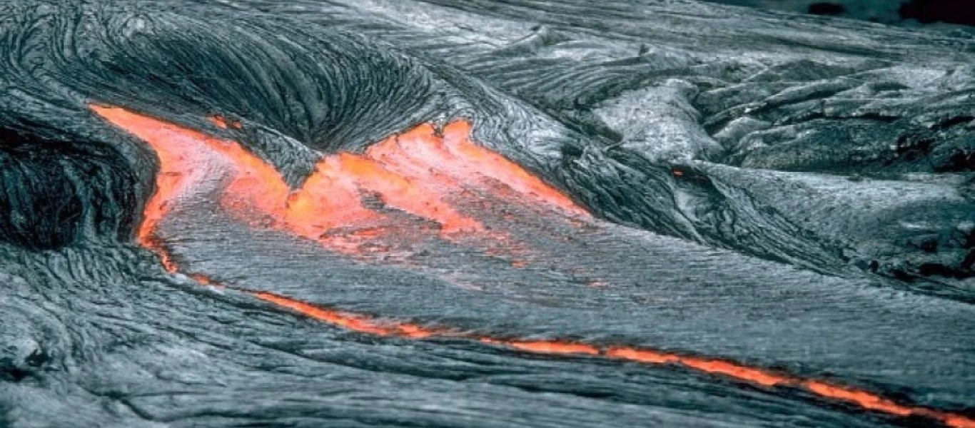 Τι θα συμβεί όταν ένας άνθρωπος πέσει σε λάβα (βίντεο)